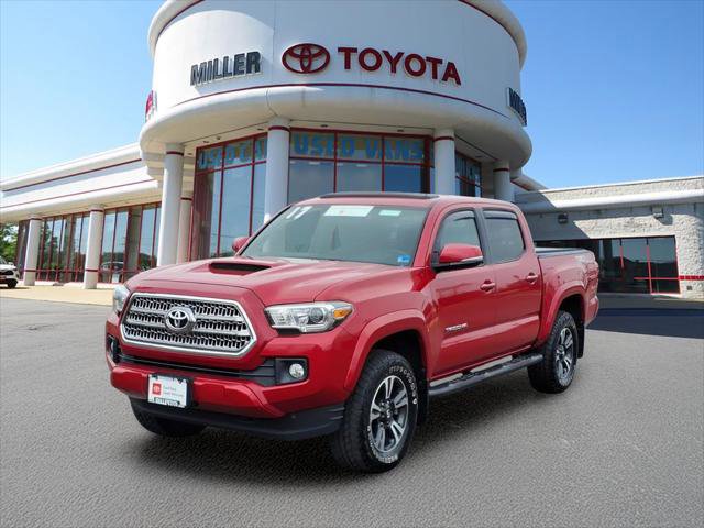 Certified 2017 Toyota Tacoma TRD Sport image 1
