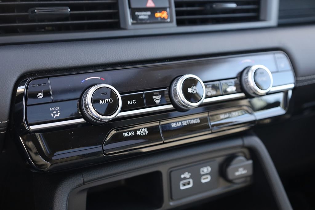 New 2025 Honda Pilot Touring image 21