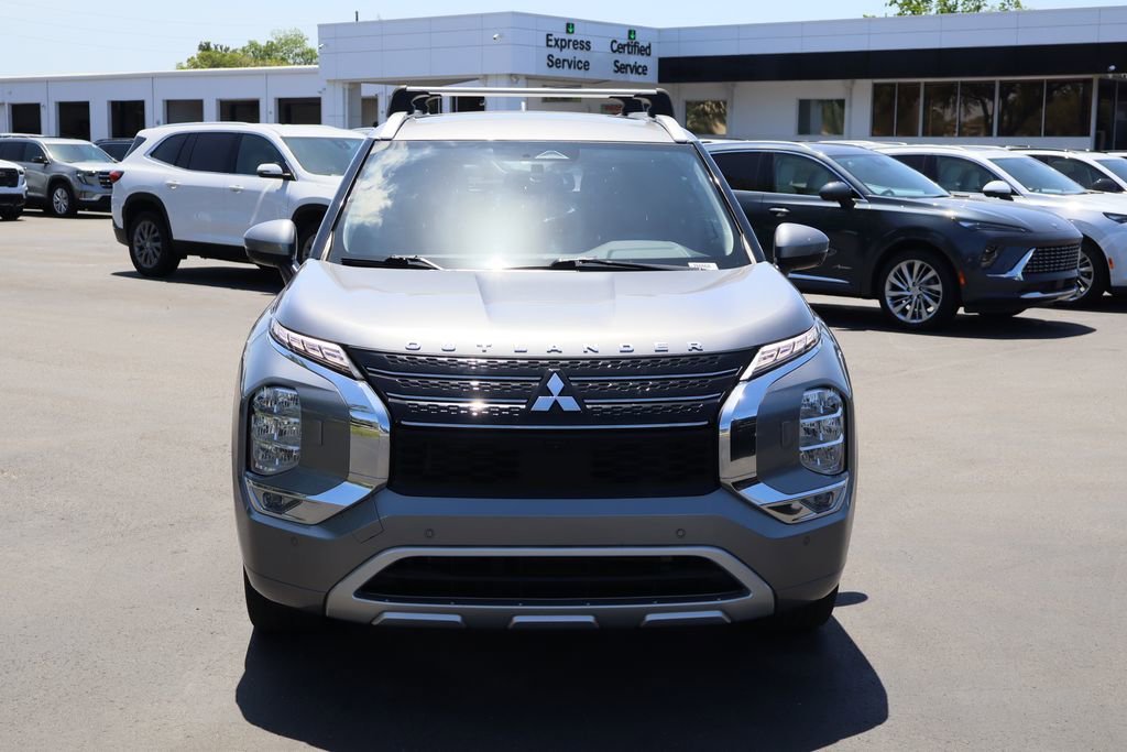 Used 2022 Mitsubishi Outlander SEL image 2