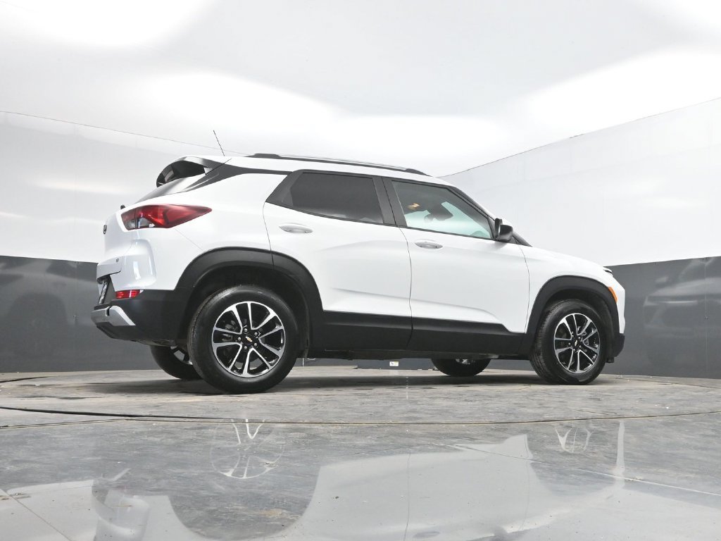 Used 2025 Chevrolet TrailBlazer LT FWD image 39