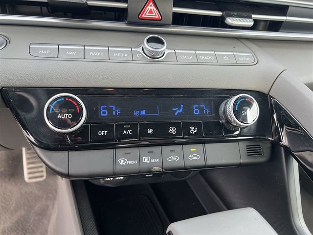 Used 2025 Hyundai Elantra SEL image 20