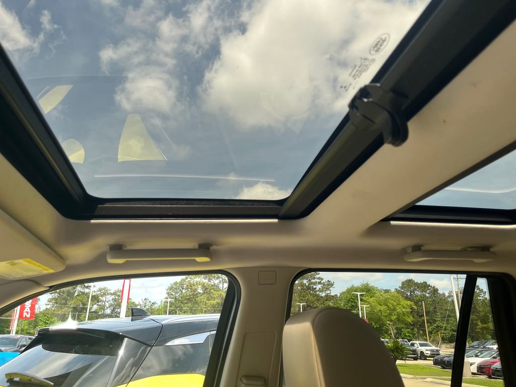 Used 2014 Land Rover LR2 AWD/4WD image 23