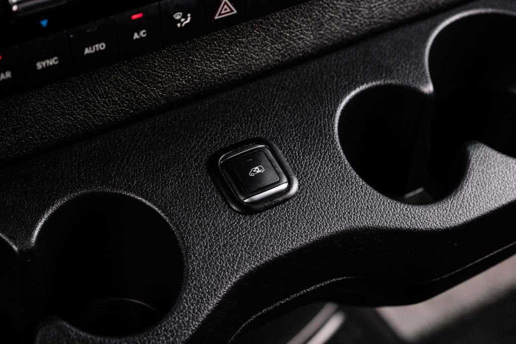 Used 2025 Mercedes-Benz Sprinter 2500 w/ Dashboard Charging Package image 23