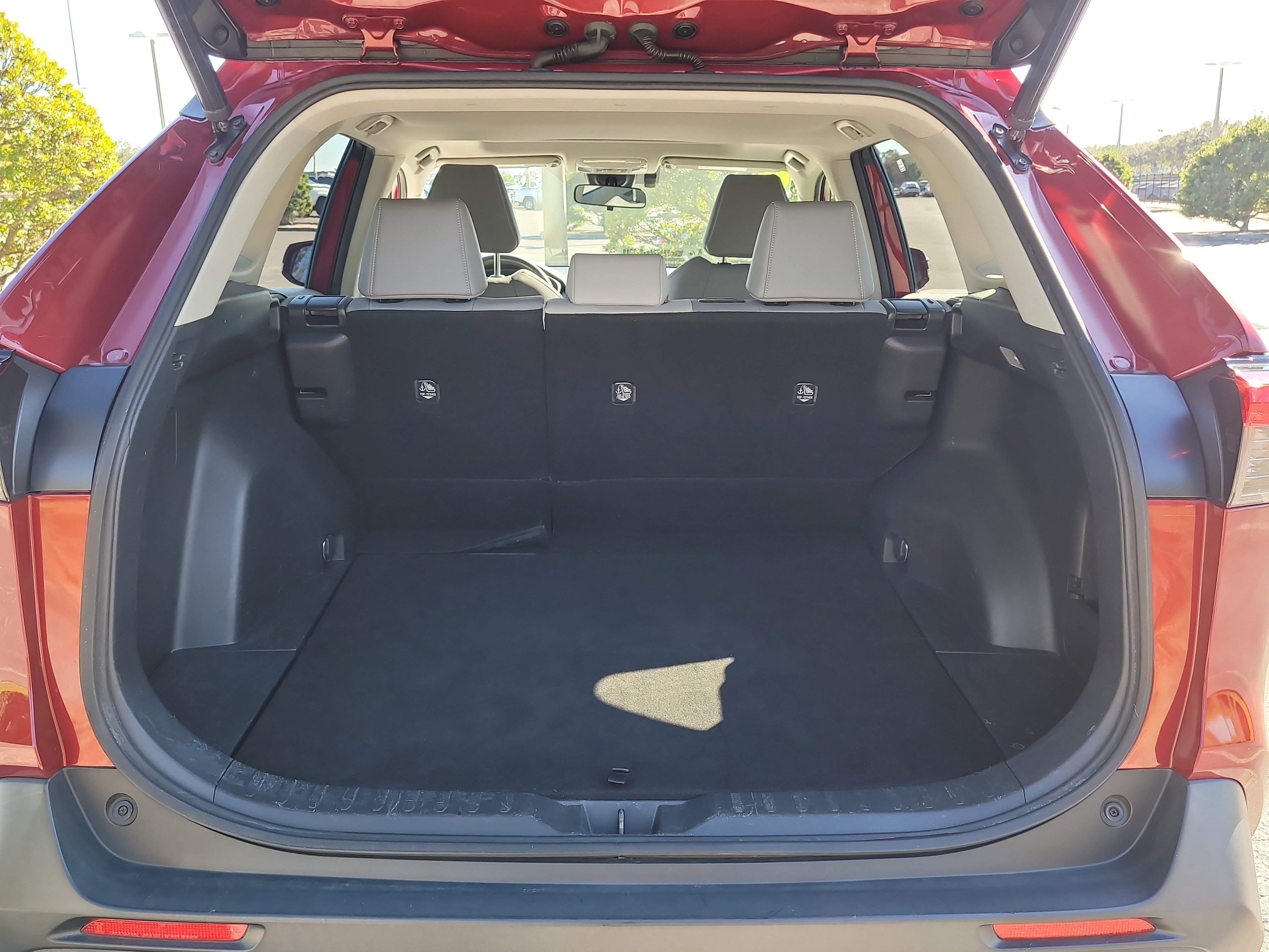 Used 2020 Toyota RAV4 XLE Premium image 11