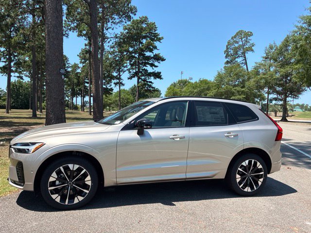 New 2026 Volvo XC60 B5 Plus w/ Protection Package Premier AWD/4WD image 8