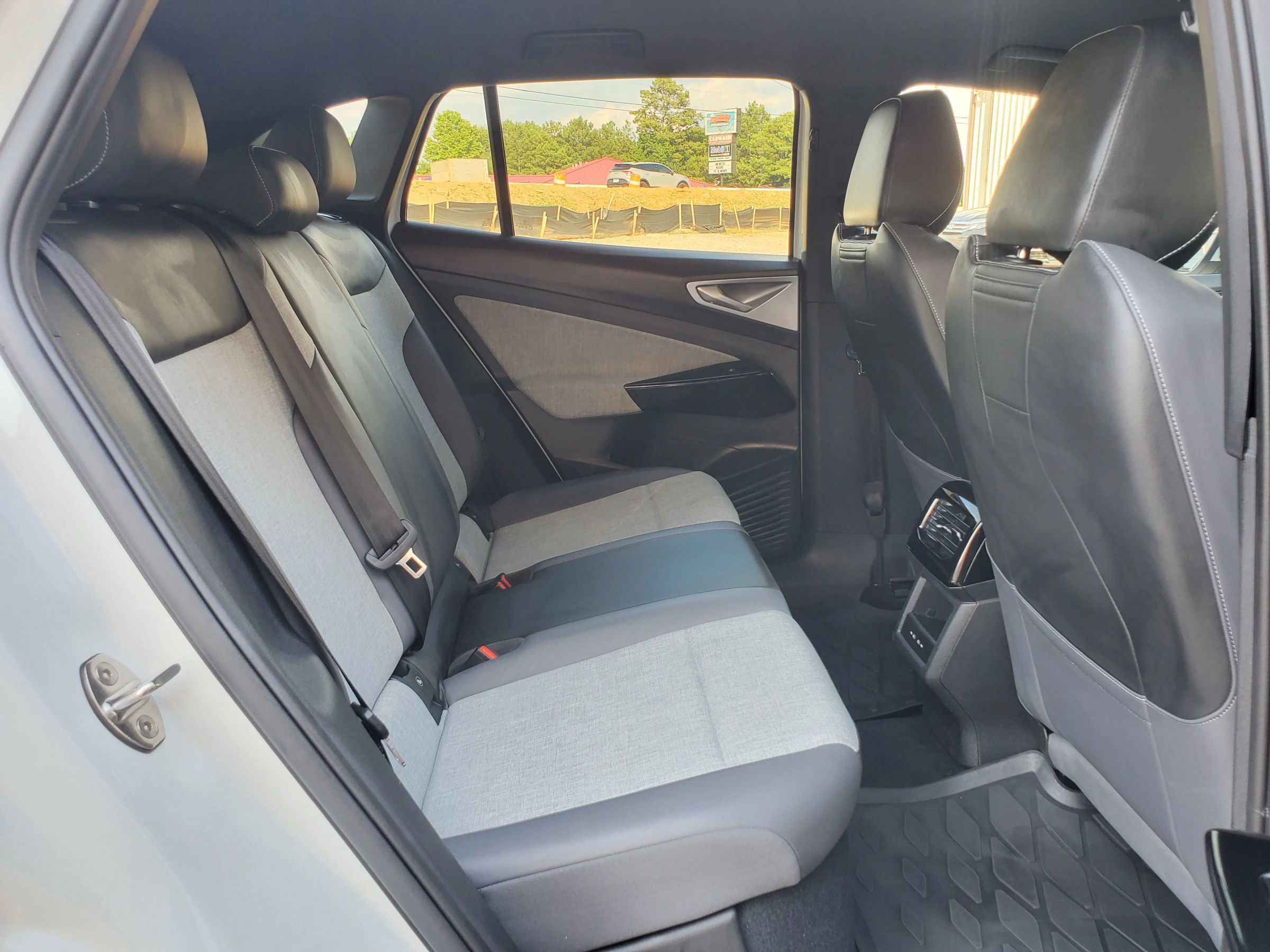 Used 2023 Volkswagen ID.4 Pro RWD image 30