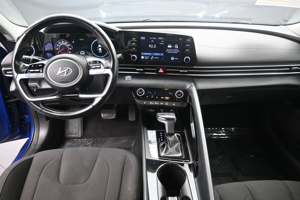 Used 2022 Hyundai Elantra SEL w/ Convenience Package FWD image 15
