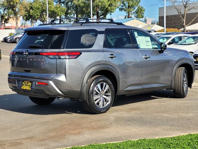 New 2026 Nissan Pathfinder SL image 5