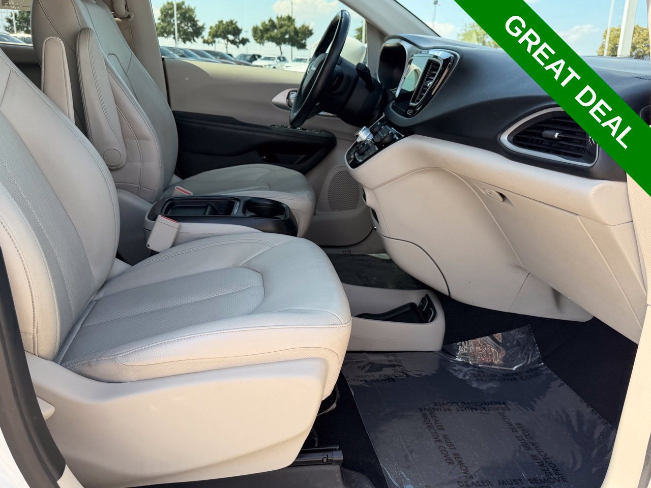 Used 2018 Chrysler Pacifica Touring-L FWD image 43