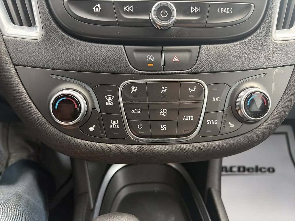 Used 2021 Chevrolet Malibu LT FWD image 24