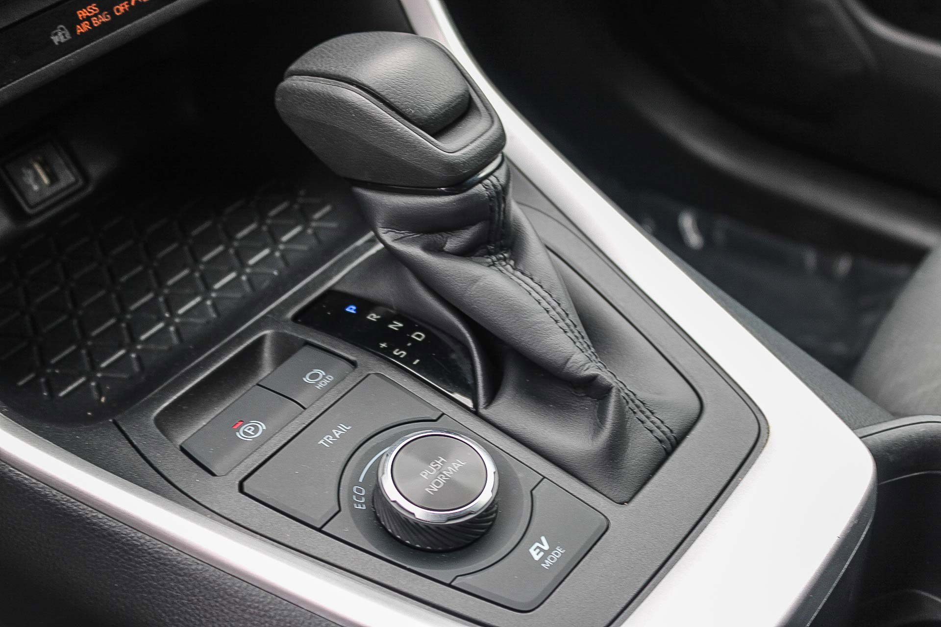 Used 2025 Toyota RAV4 XLE image 20