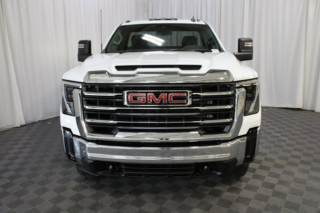 New 2025 GMC Sierra 2500 SLE image 2