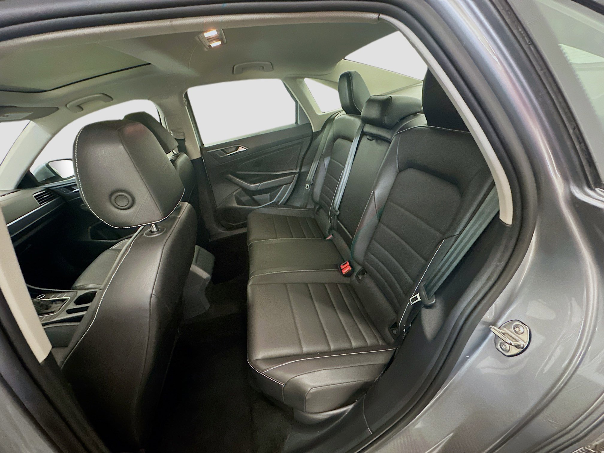 Used 2024 Volkswagen Jetta SE image 29