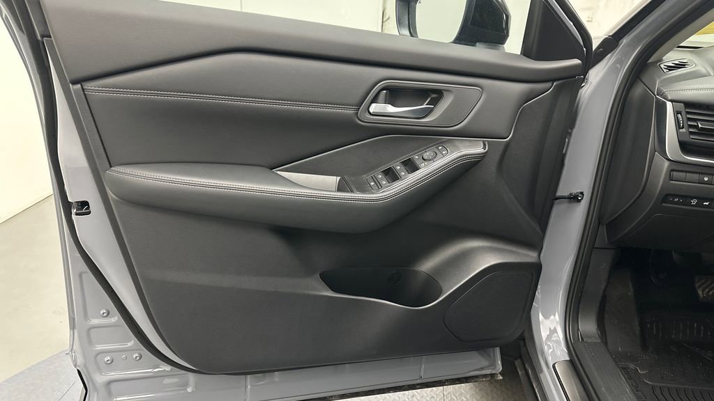 New 2026 Nissan Rogue SV image 16