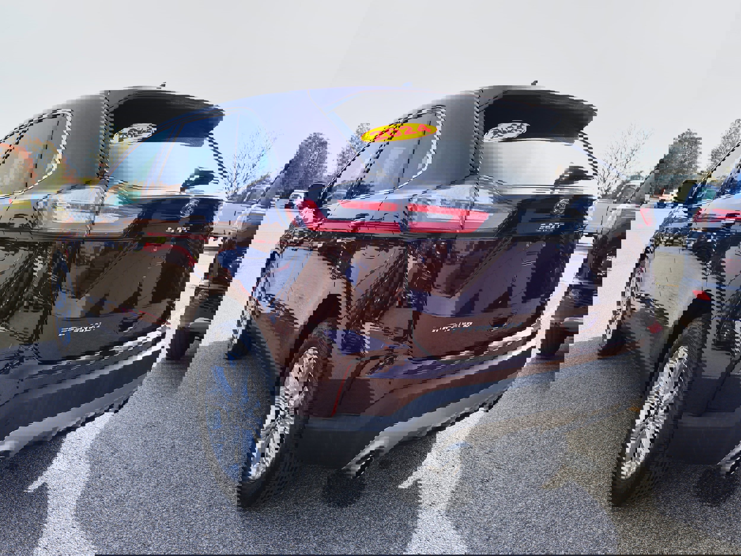 Used 2024 Ford Edge Titanium image 3