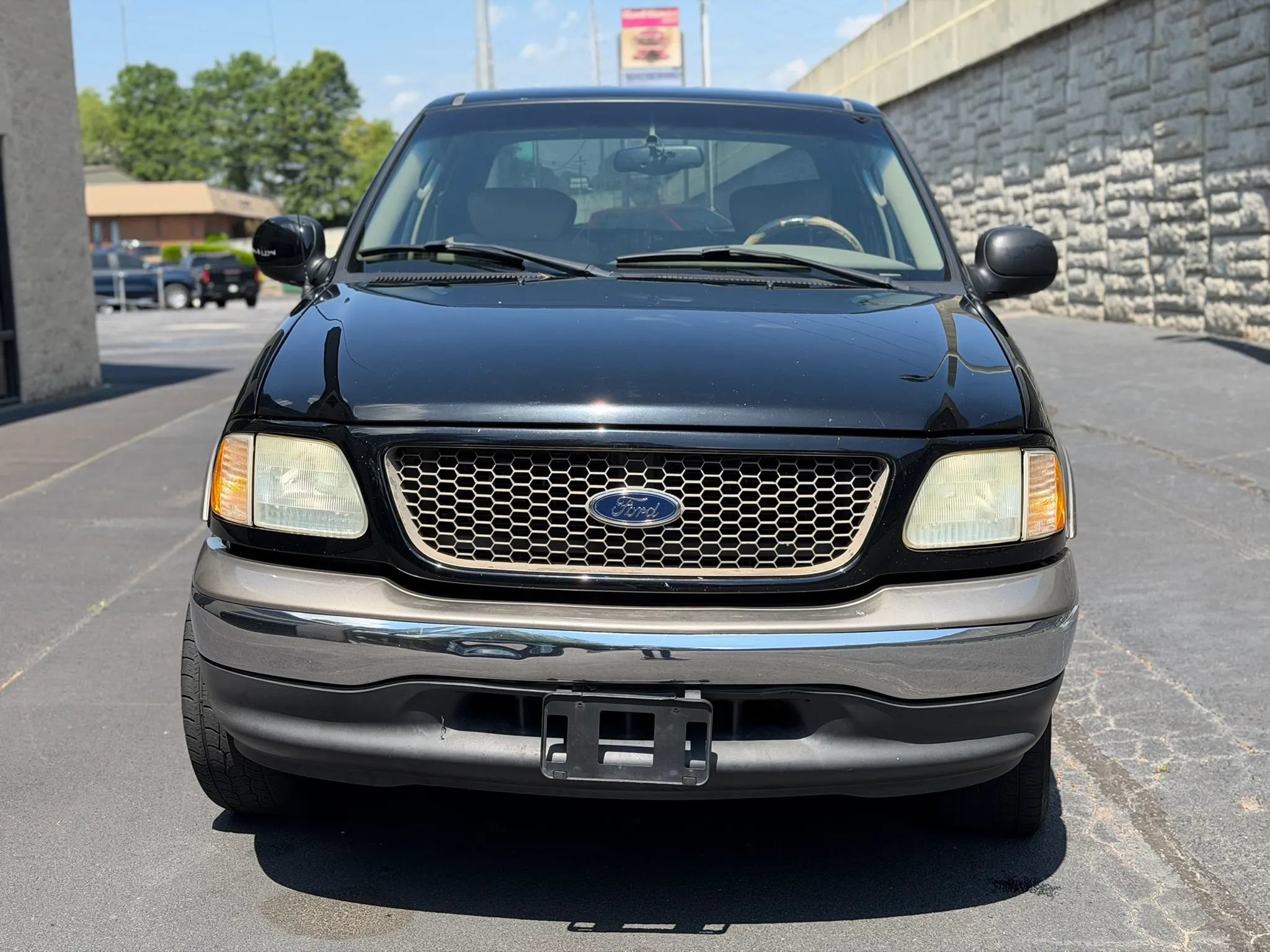 Used 2003 Ford F150 Lariat RWD image 4