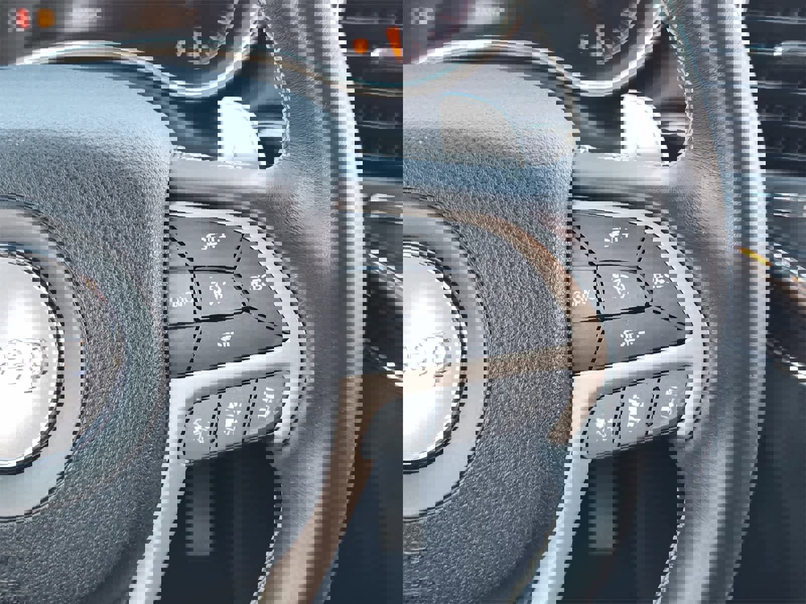 Used 2017 Jeep Grand Cherokee Overland w/ Jeep Active Safety Group image 29