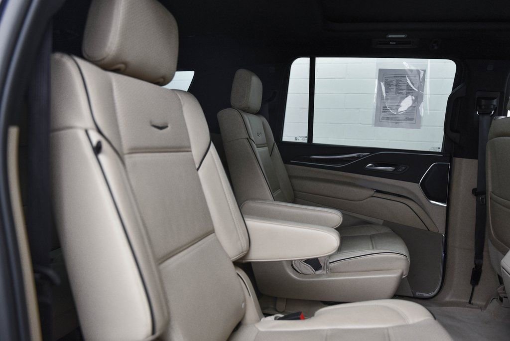 Used 2024 Cadillac Escalade ESV Premium Luxury image 14