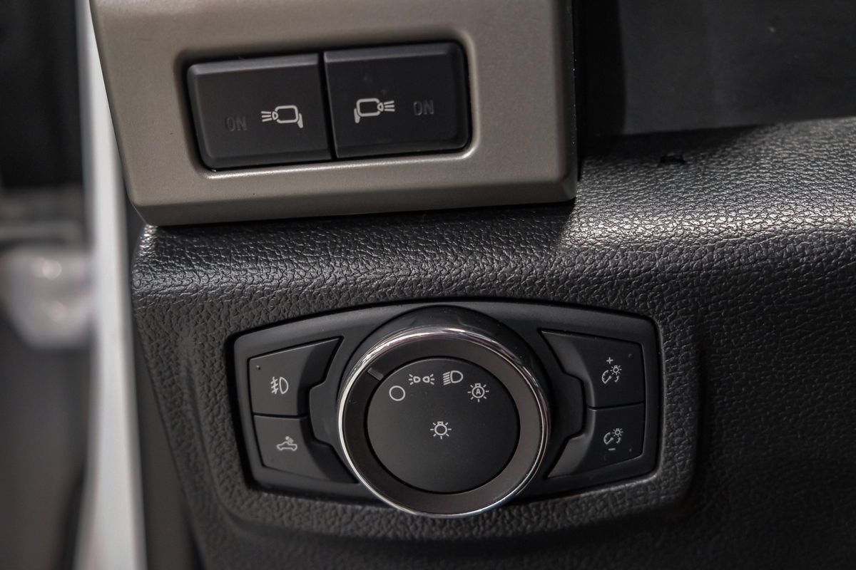 Used 2019 Ford F250 Lariat w/ Lariat Value Package AWD/4WD image 28