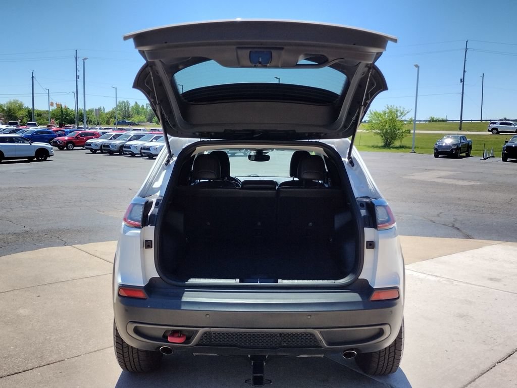 Used 2021 Jeep Cherokee Trailhawk AWD/4WD image 11