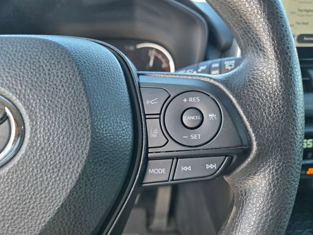 Used 2024 Toyota RAV4 XLE FWD image 21