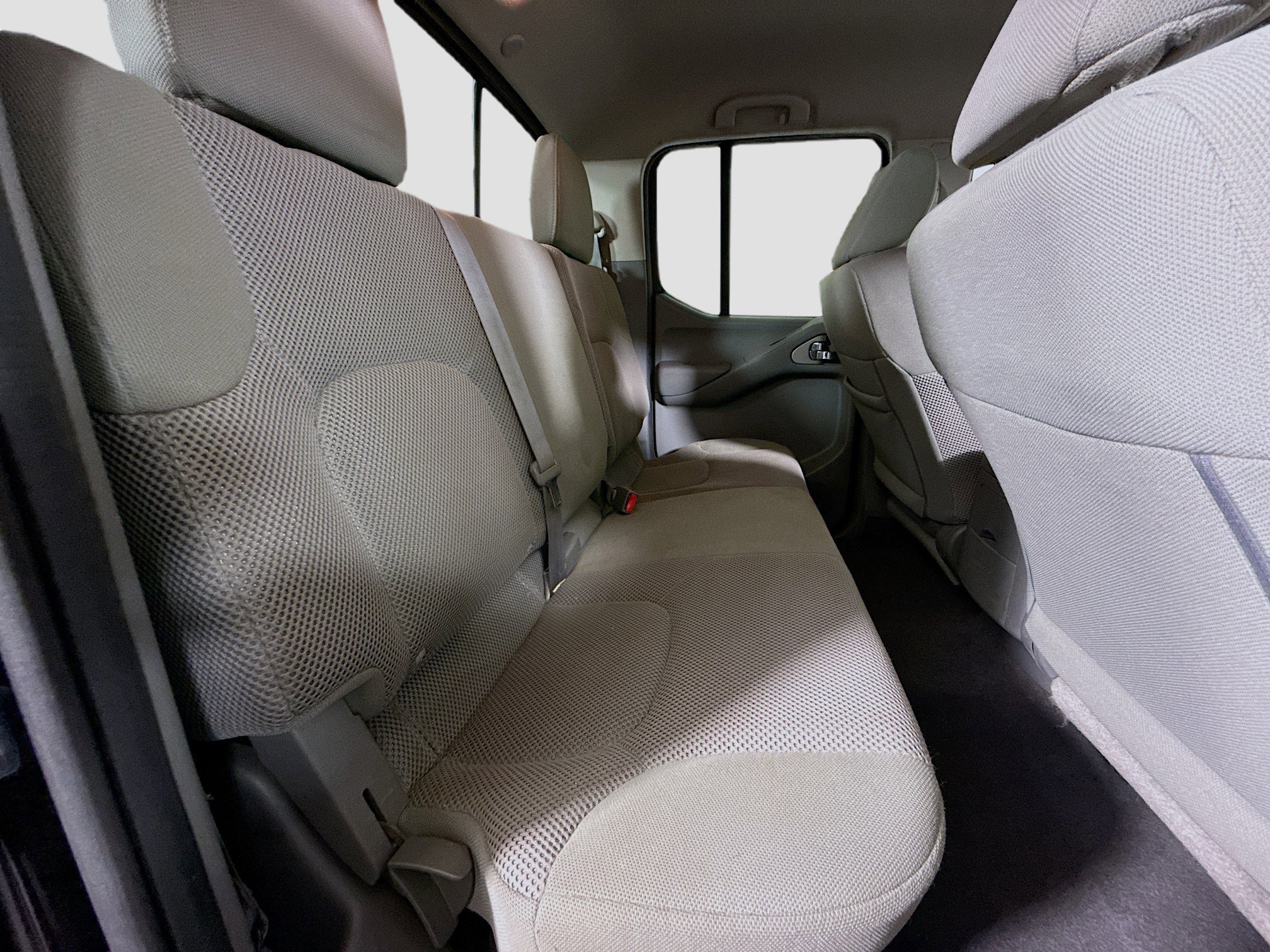 Used 2020 Nissan Frontier SV image 27