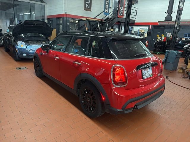 Used 2022 MINI Cooper 4-Door Hardtop image 8