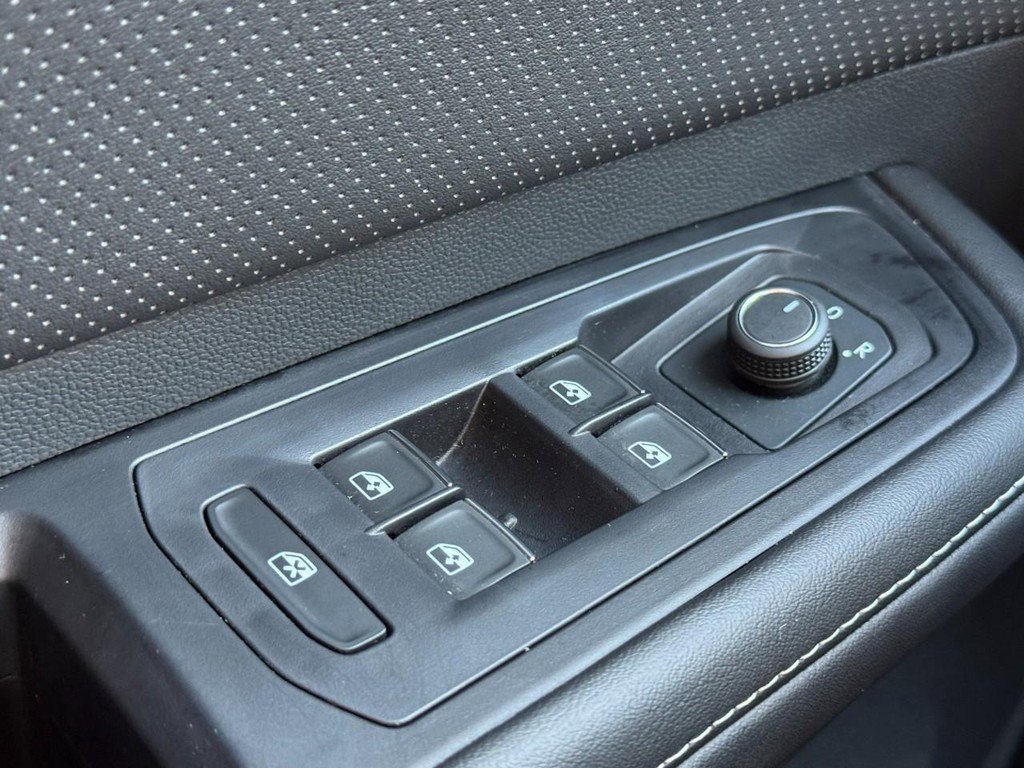 Used 2024 Volkswagen Atlas Cross Sport SE image 21