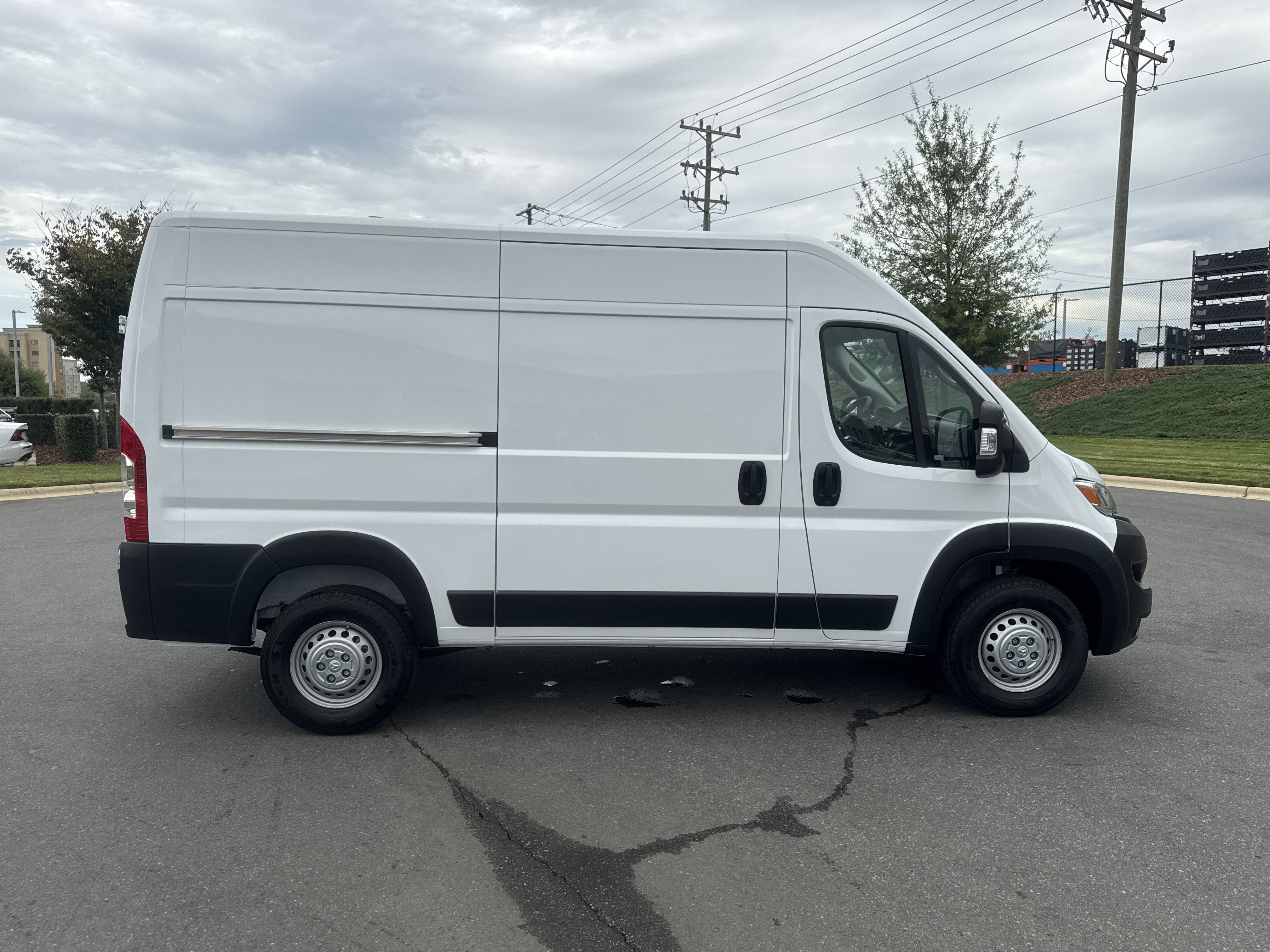 New 2025 RAM ProMaster 3500 w/ Premium Convenience Group FWD image 13