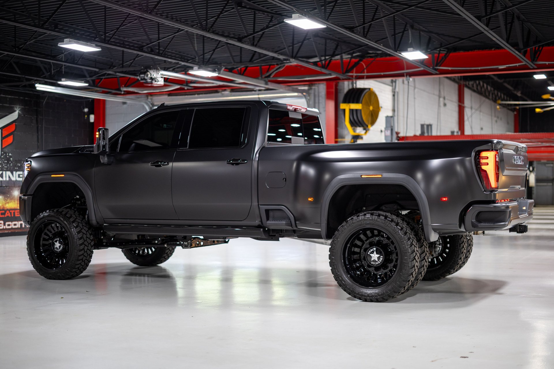 Used 2026 GMC Sierra 3500 Denali Ultimate AWD/4WD image 17