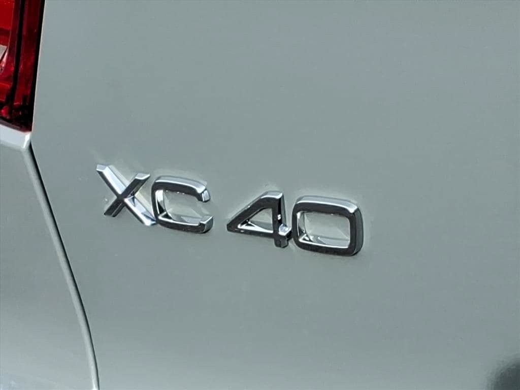 New 2026 Volvo XC40 B5 Plus w/ Protection Package Premier AWD/4WD image 5