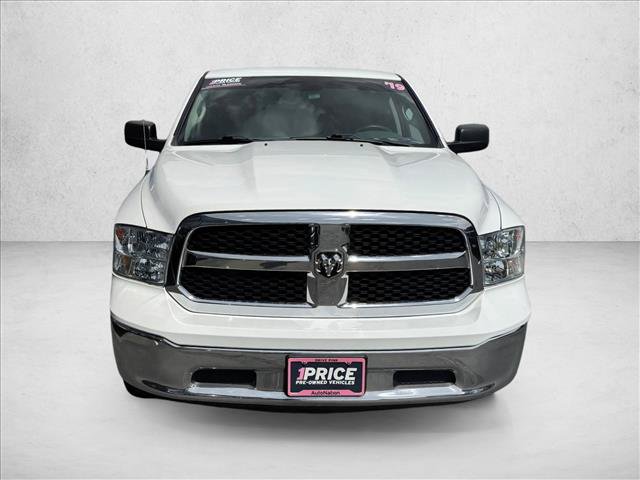 Used 2019 RAM 1500 Classic SLT AWD/4WD image 2