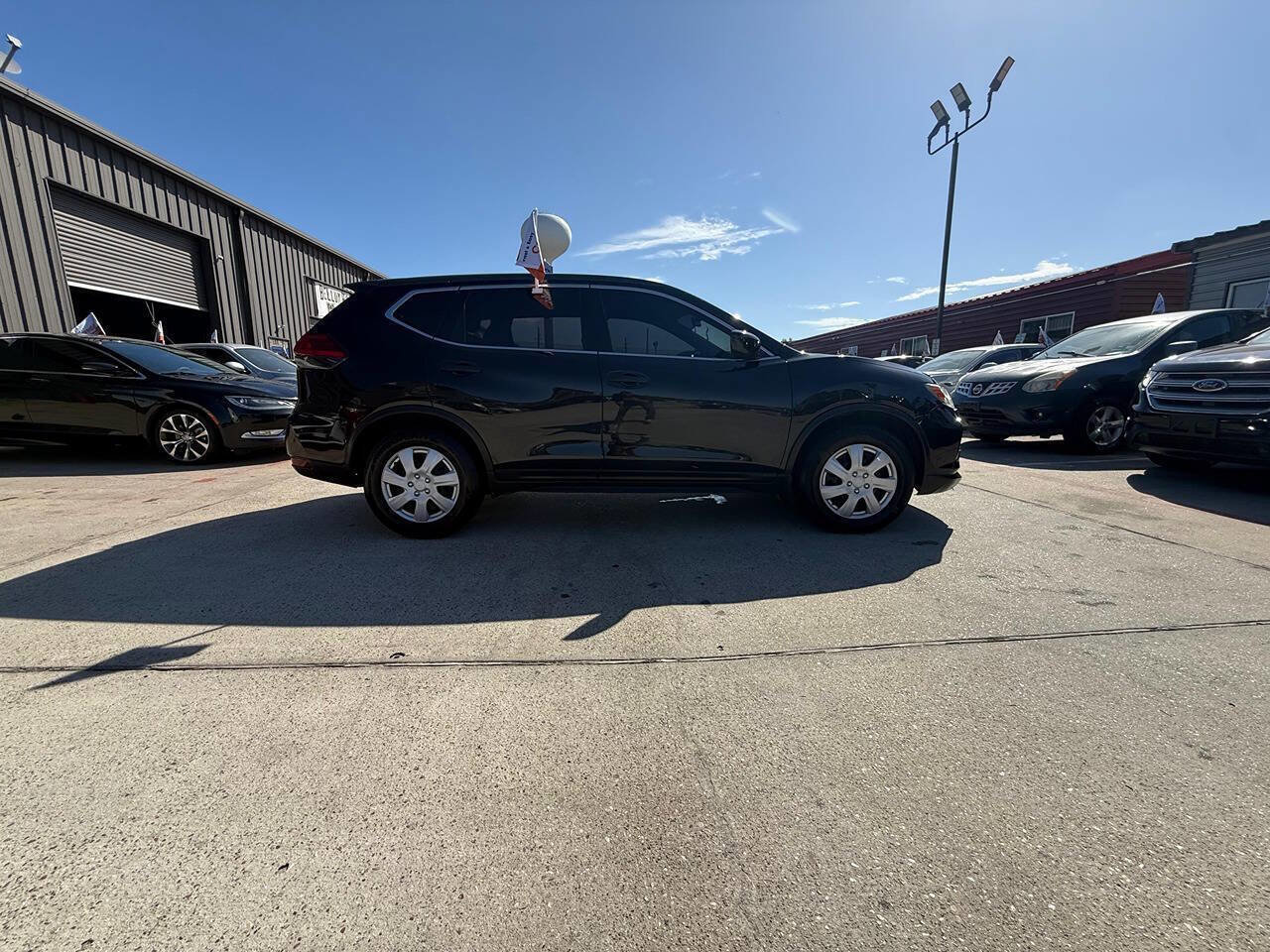 Used 2017 Nissan Rogue S image 31