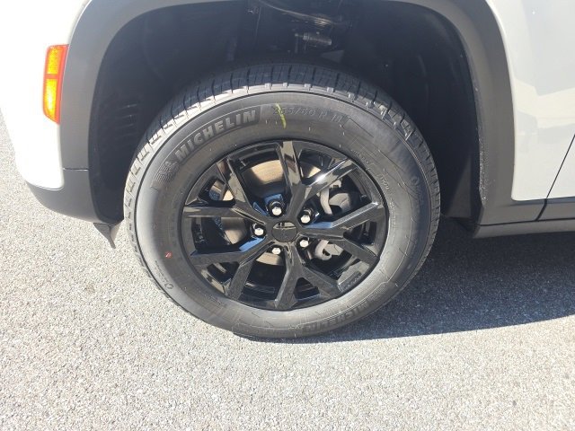 New 2025 Jeep Grand Cherokee Altitude image 8