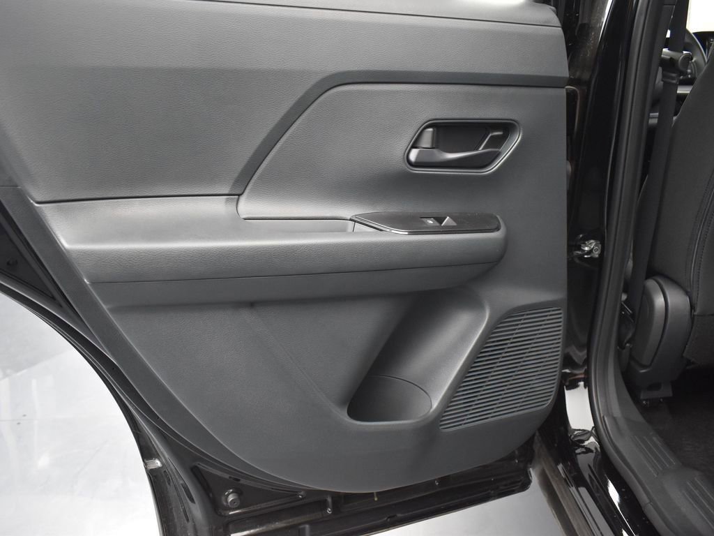 Used 2025 Nissan Kicks S image 16