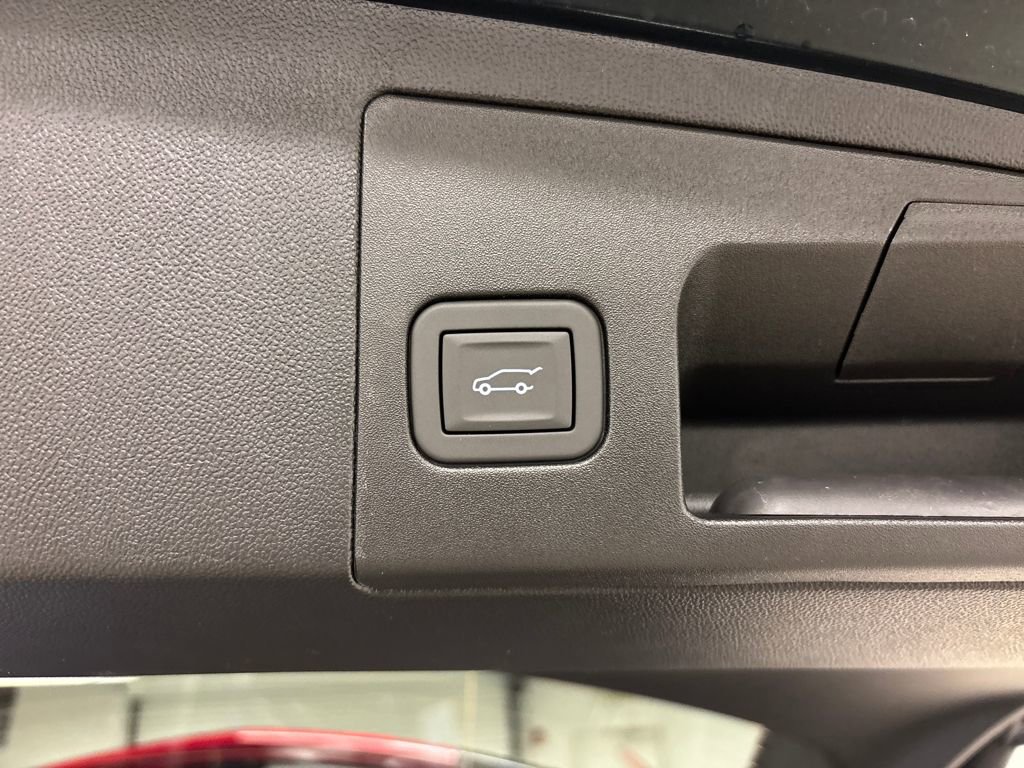 New 2026 Cadillac XT5 Premium Luxury w/ LPO, ONYX Package image 18