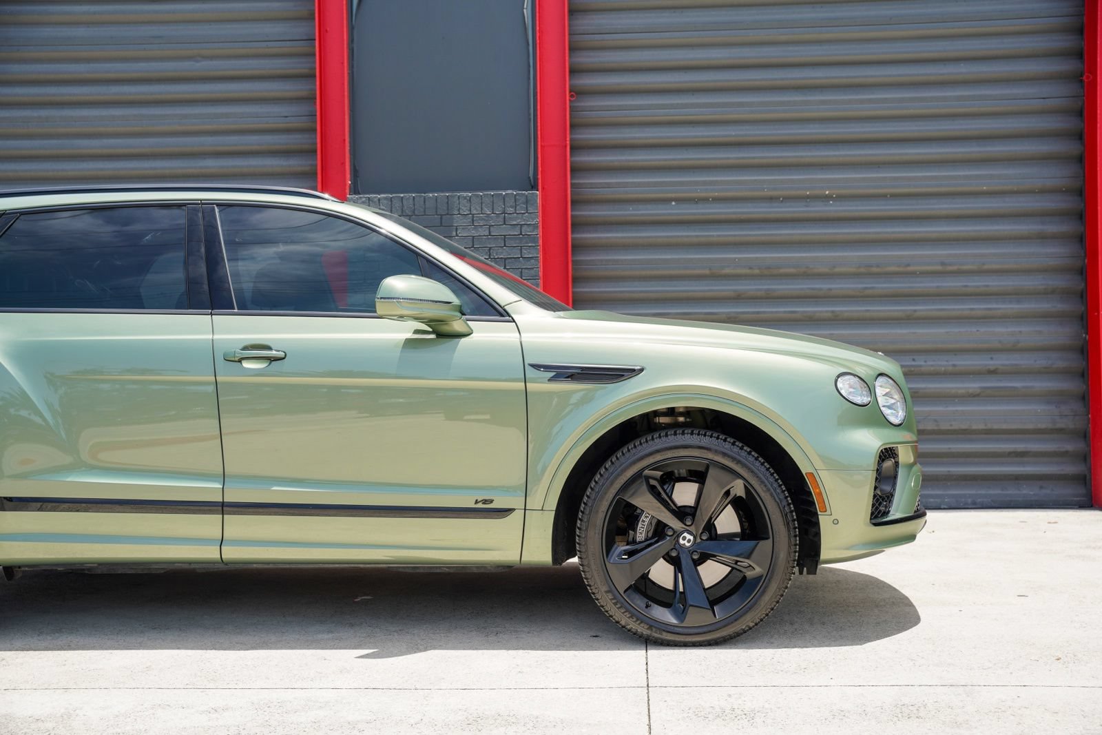 Used 2022 Bentley Bentayga AWD/4WD image 15