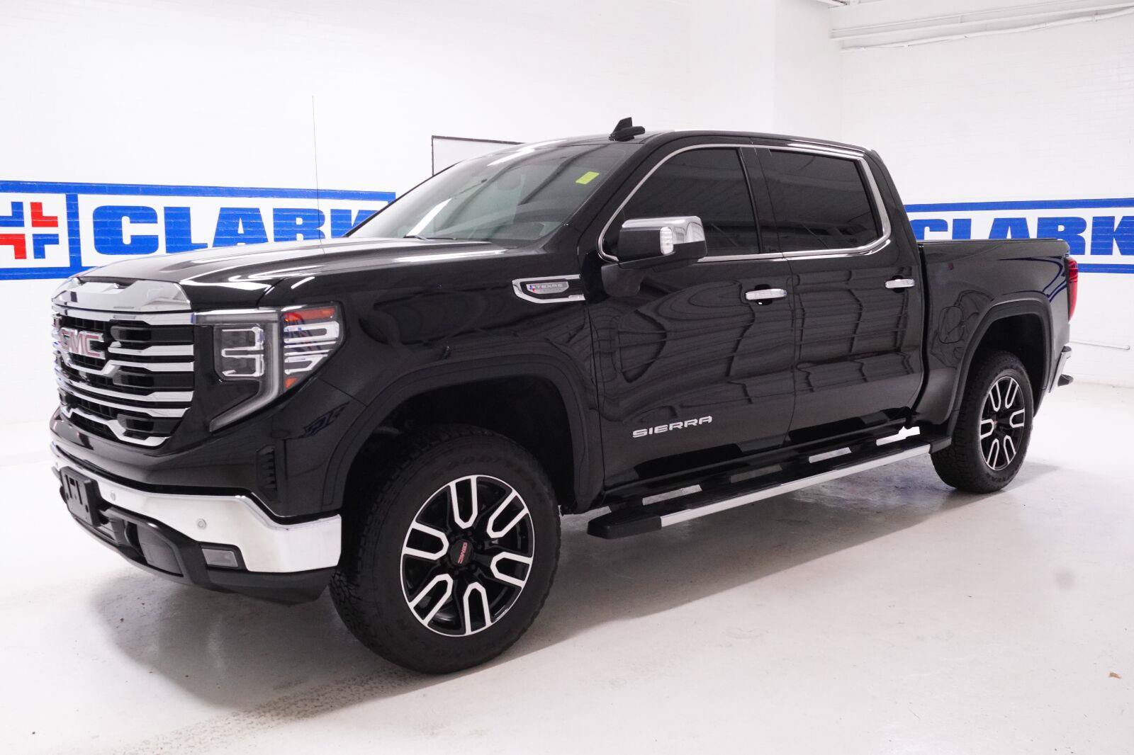 Used 2024 GMC Sierra 1500 SLT RWD image 35