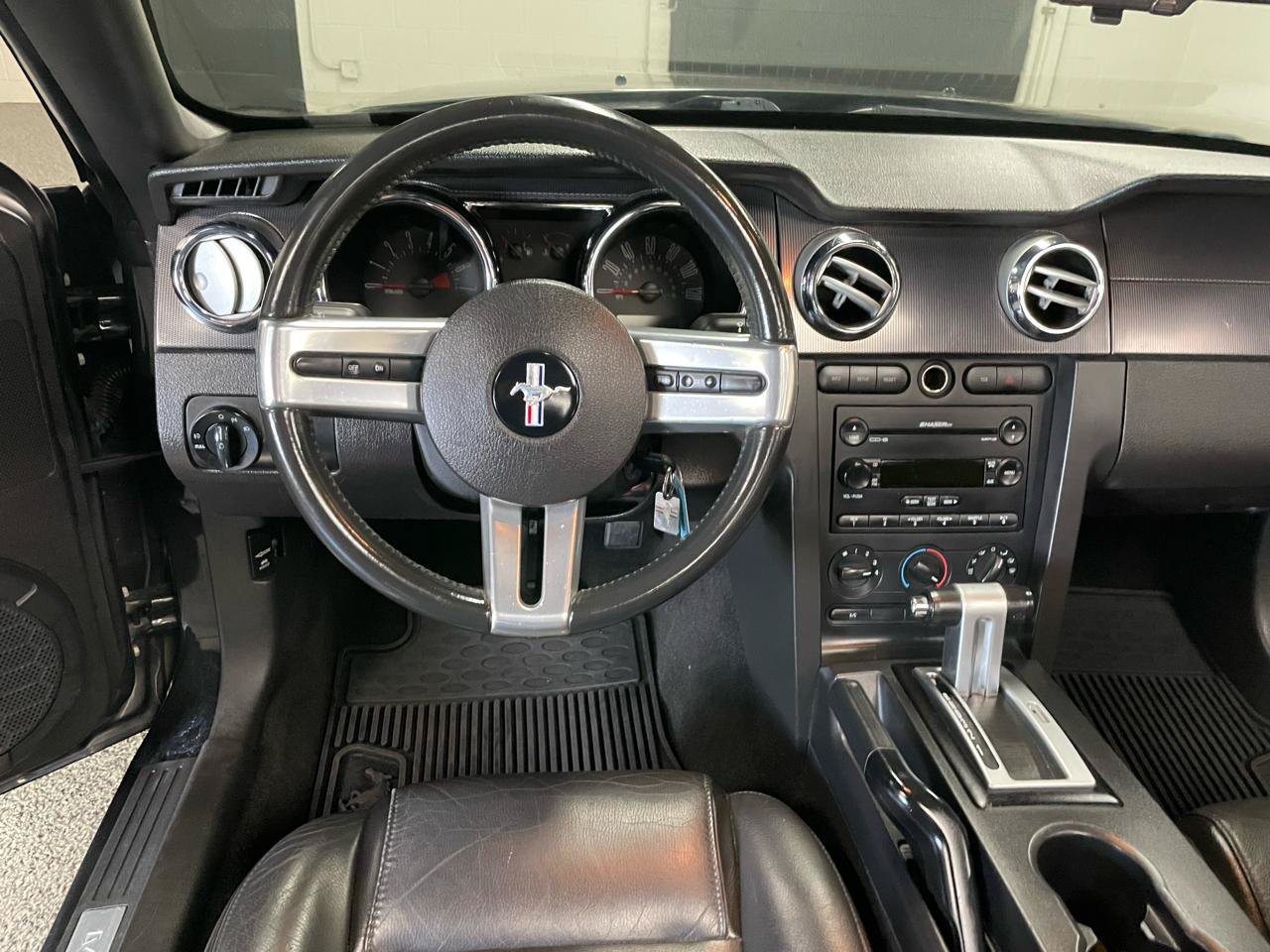 Used 2007 Ford Mustang Convertible RWD image 18
