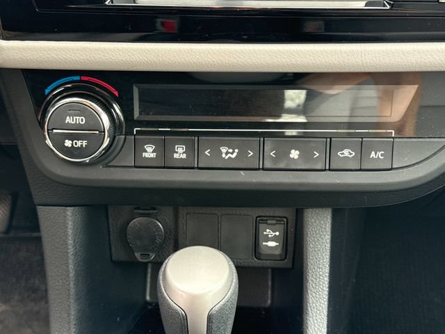 Used 2015 Toyota Corolla LE FWD image 23