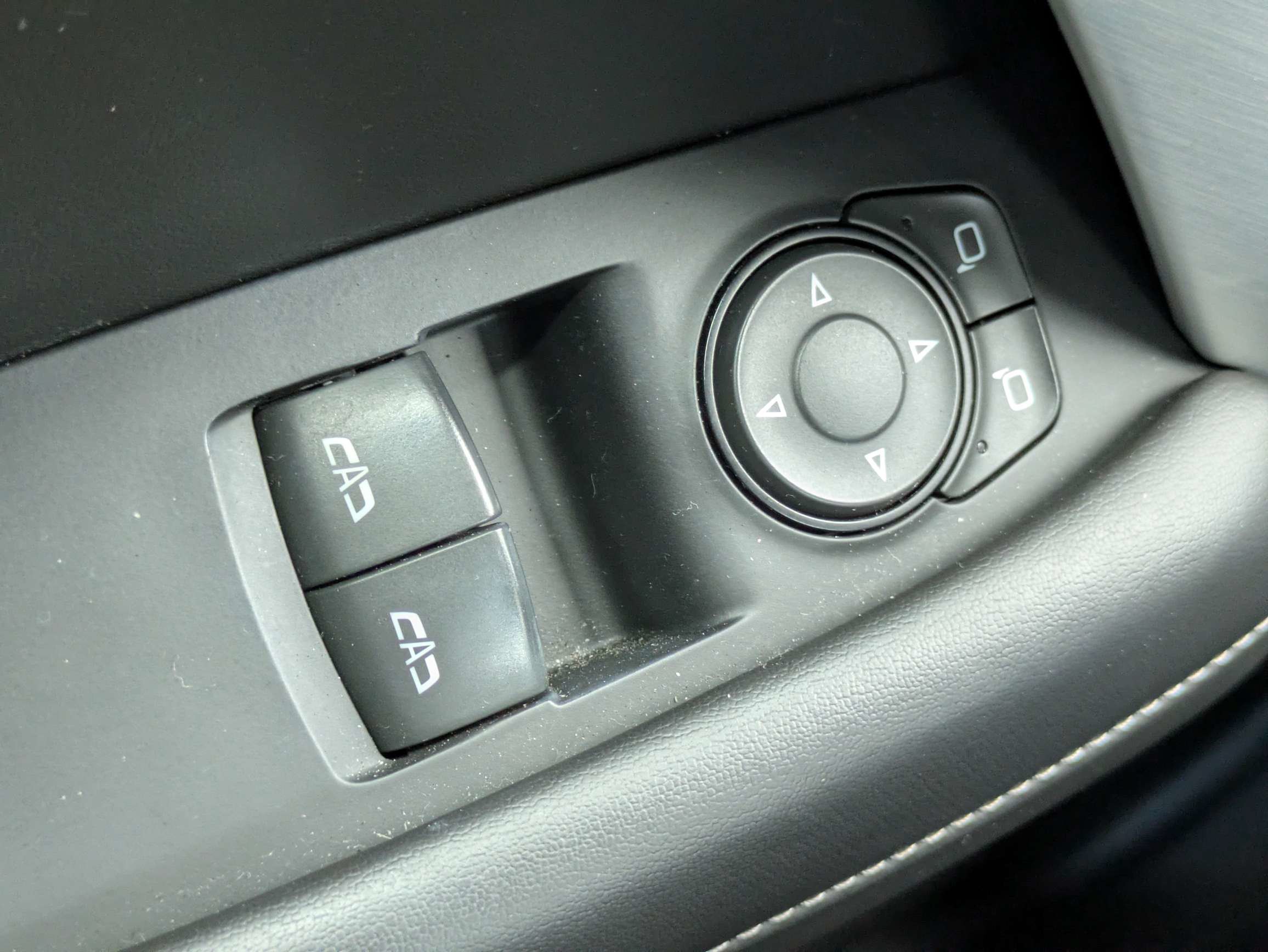Used 2018 Chevrolet Camaro LT RWD image 12
