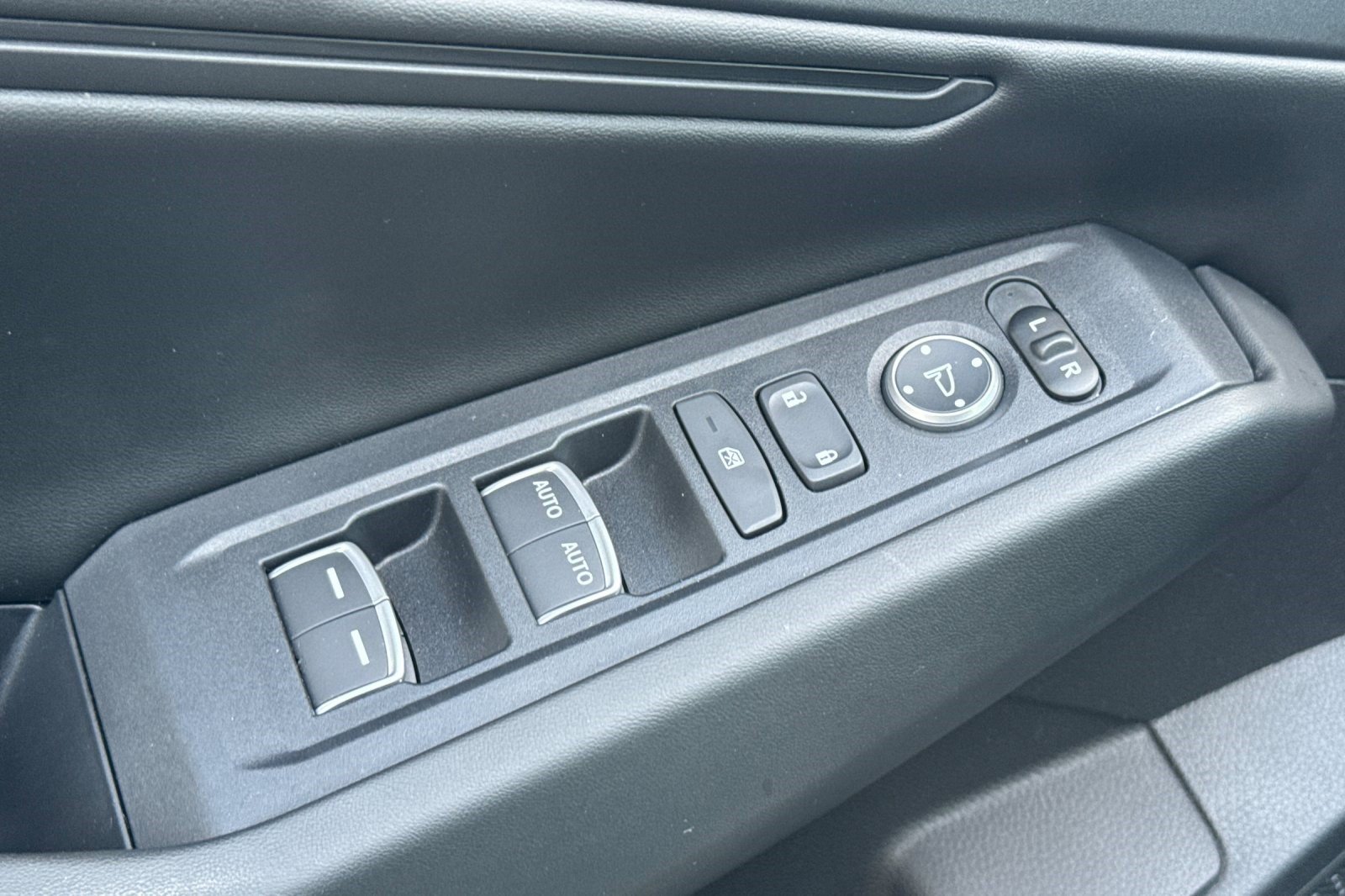 Used 2025 Honda Accord SE image 14