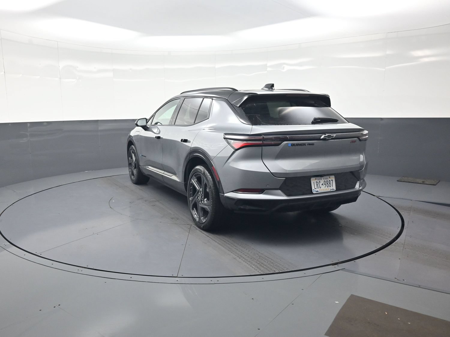New 2026 Chevrolet Equinox EV RS AWD/4WD image 5