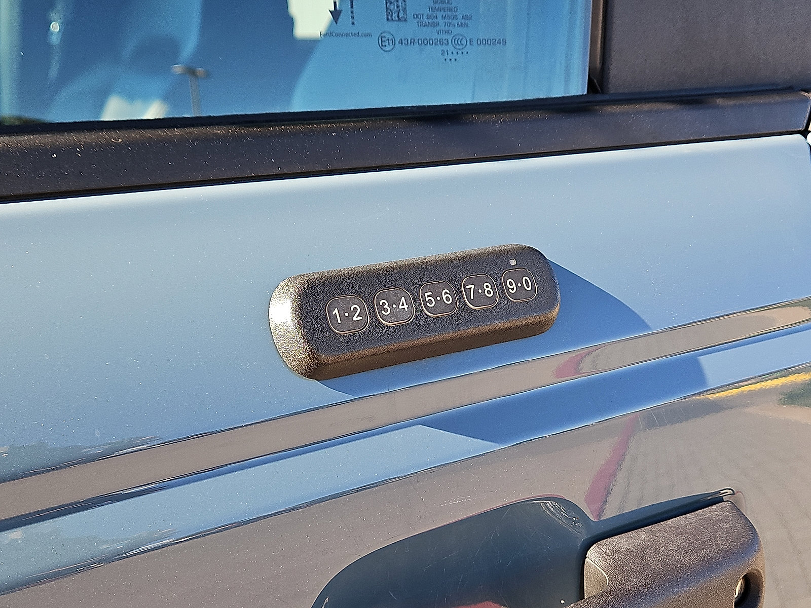 Used 2021 Ford Bronco Badlands image 6