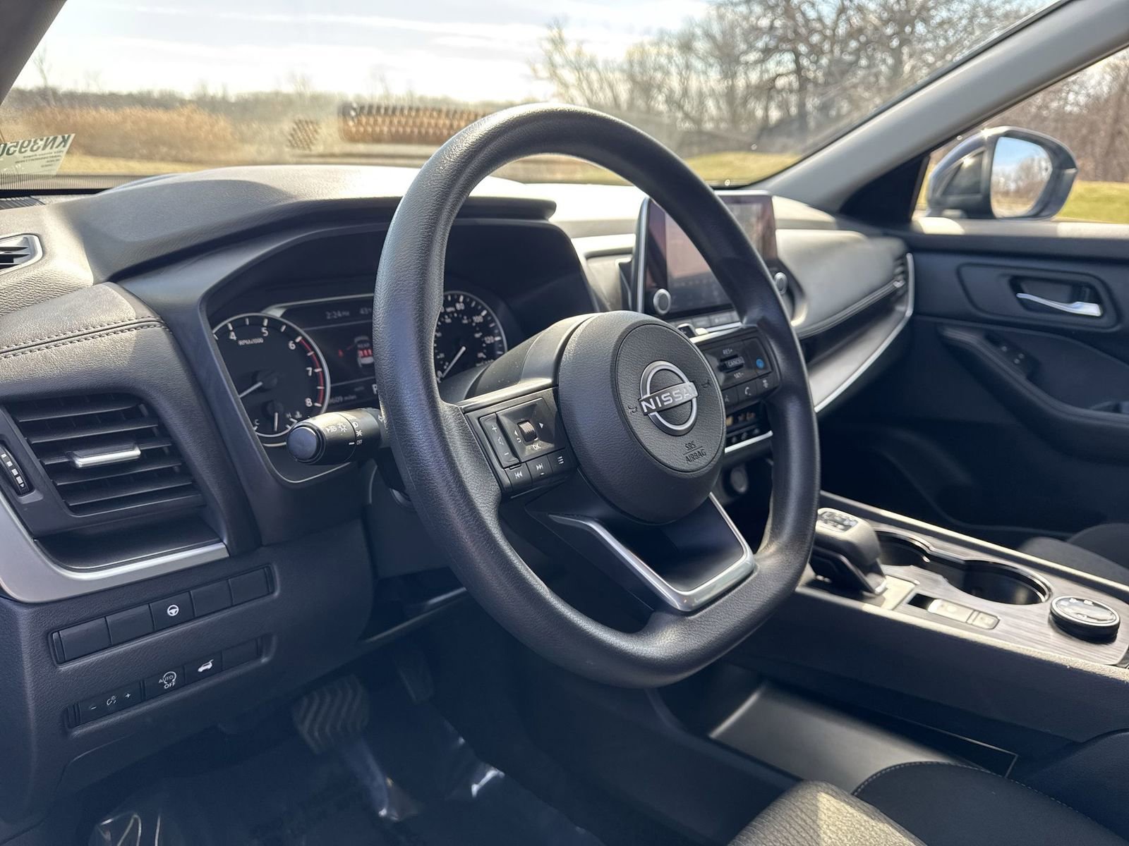 Used 2024 Nissan Rogue SV image 20