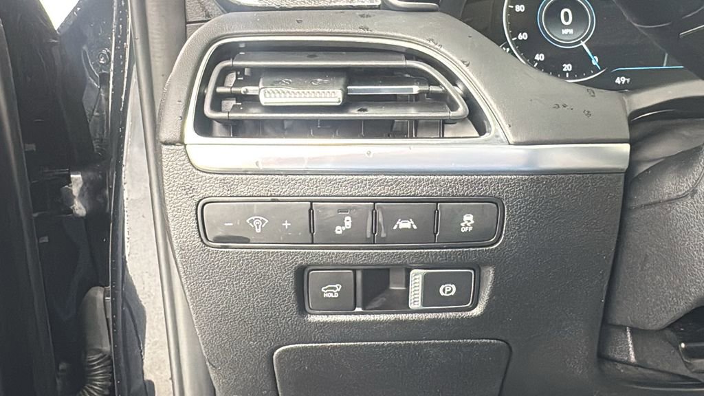 Used 2022 Hyundai Palisade Limited w/ Winter Package image 36