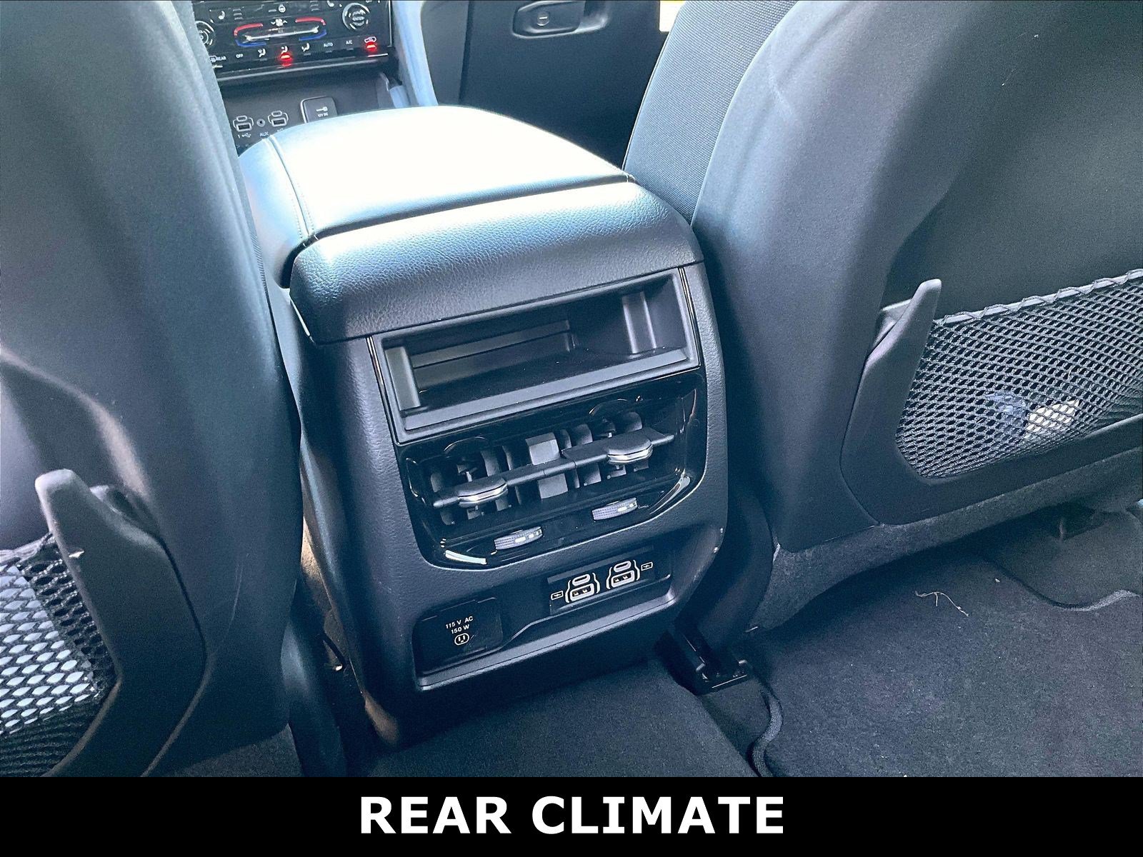 Used 2025 Jeep Grand Cherokee Altitude AWD/4WD image 7