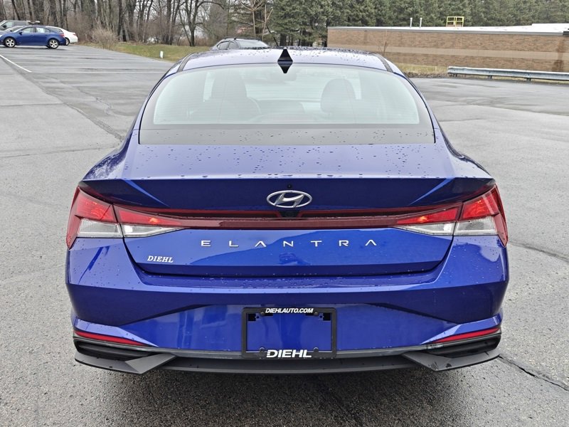 Used 2022 Hyundai Elantra SEL w/ Cargo Package image 6