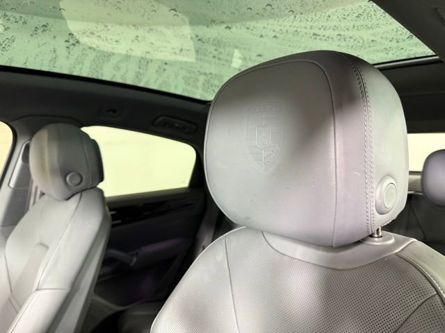 Used 2023 Porsche Cayenne Platinum Edition image 13