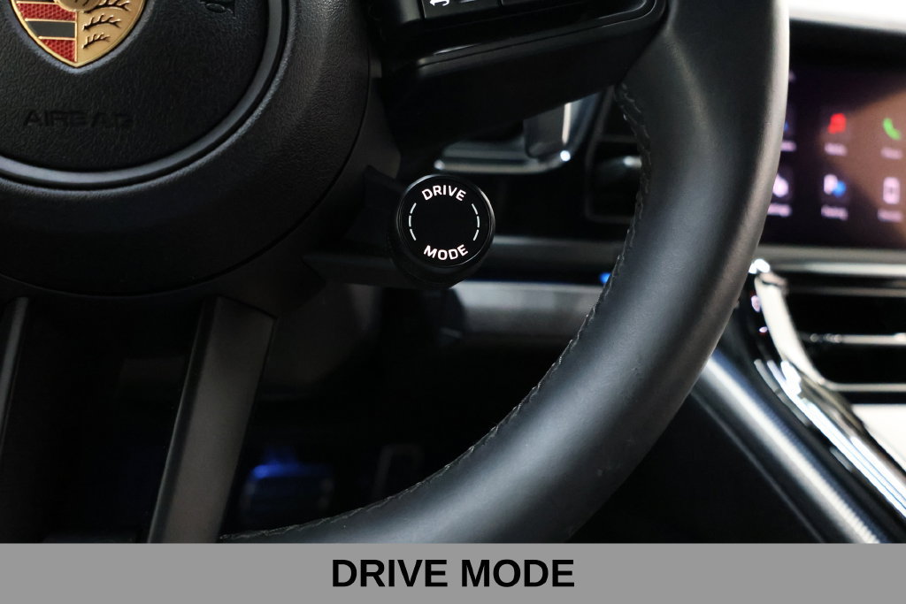 Used 2025 Porsche Panamera image 40